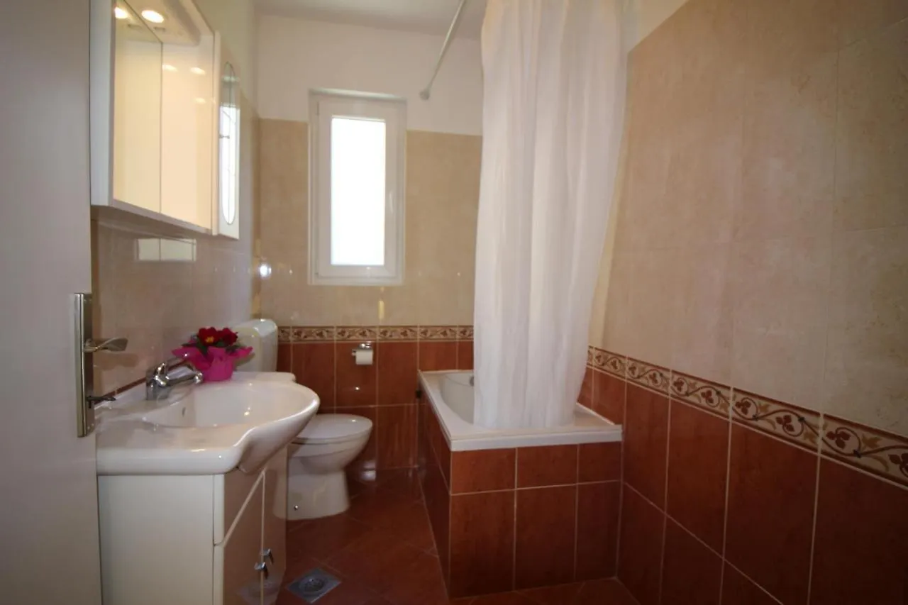 Apartment Helena Near The Beach Porec