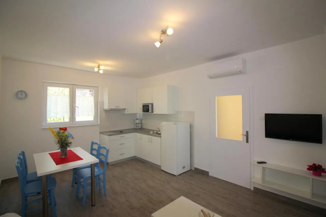 Apartment Helena Near The Beach Porec 0*,
