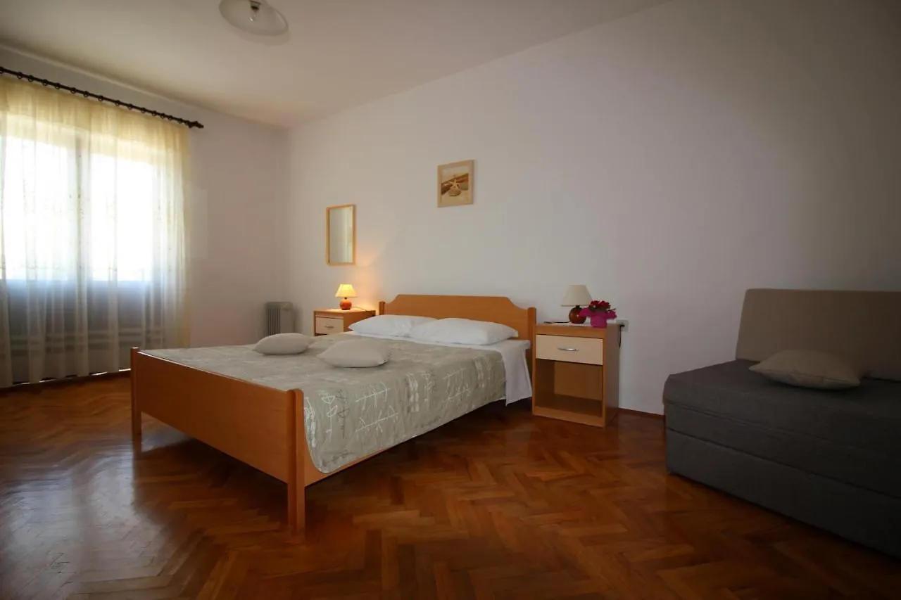 Apartment Helena Near The Beach Porec